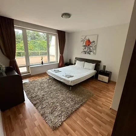 Central, 3 Bedroom At Golden Complex Apartment