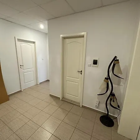 Central, 3 Bedroom At Golden Complex Apartment *